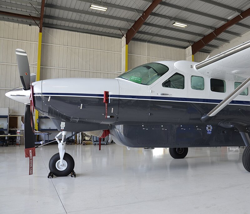 Cessna 208 front half picture